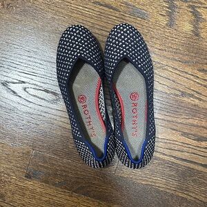 Rothy's Navy and Cream Patterned Flats